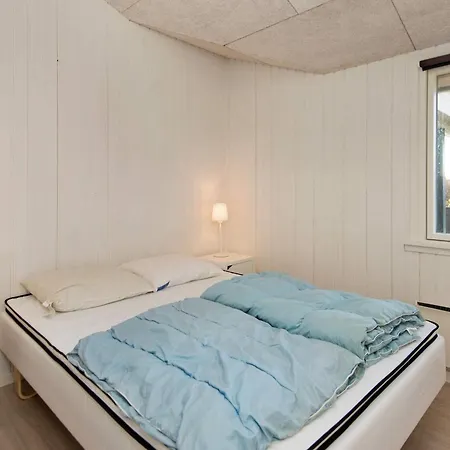 8 Person In Borkop-by Traum